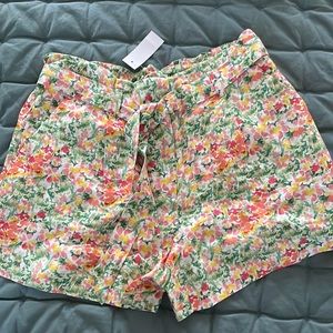 LOFT floral linen blend shorts size L NWT